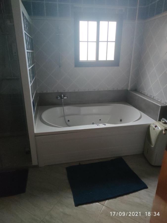 Chalet Hidromasaje Y Piscina גרנדילה דה אבונה חדר תמונה
